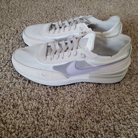 Gently preowned Nike Waffle One Summit White - DC2533-101 Women's size 10 - Picture 2 of 5